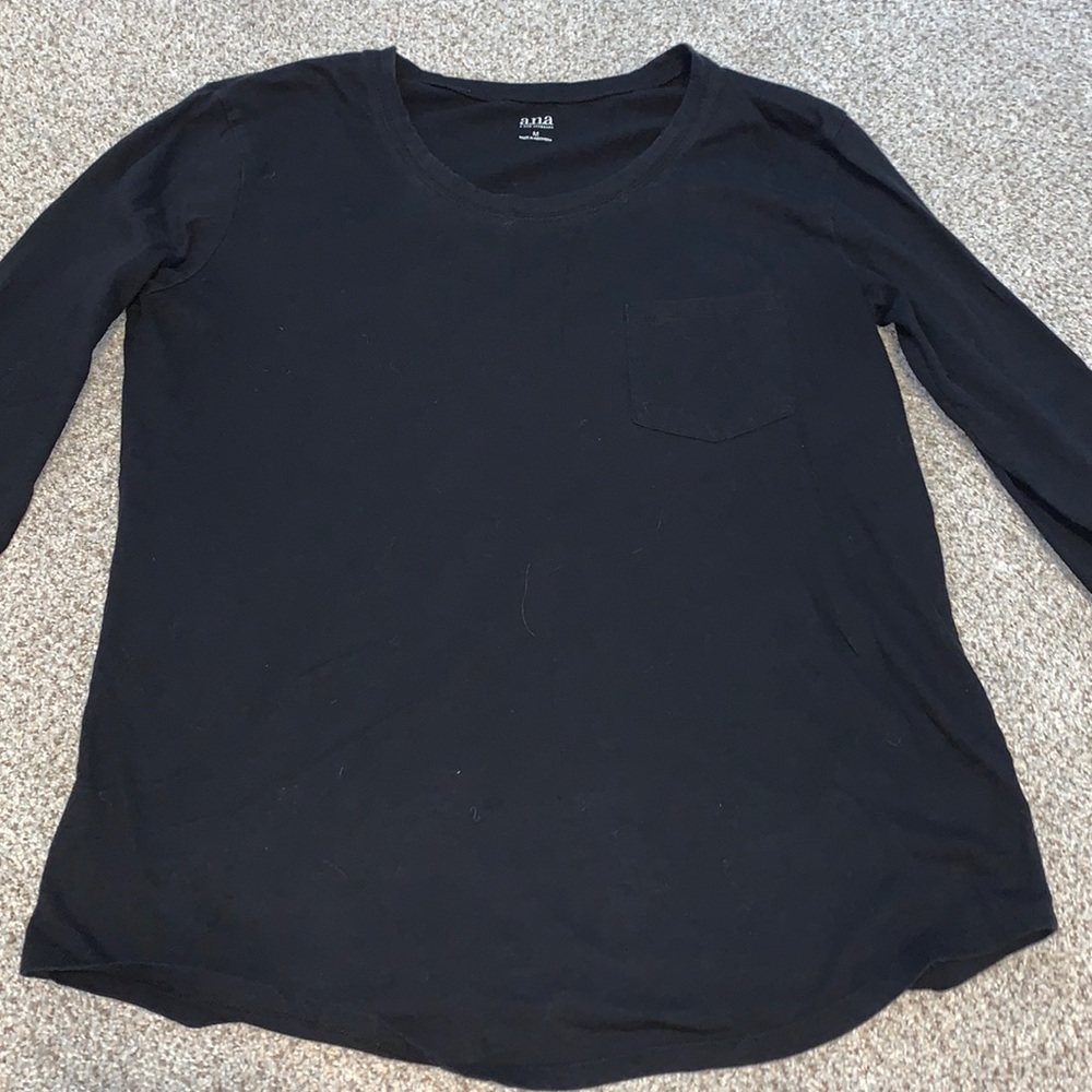 Long sleeve black t with pocket